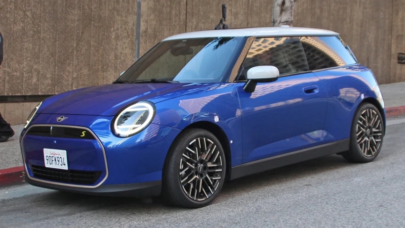 全新MINI COOPER EV无伪谍照首曝 有望于年内首秀