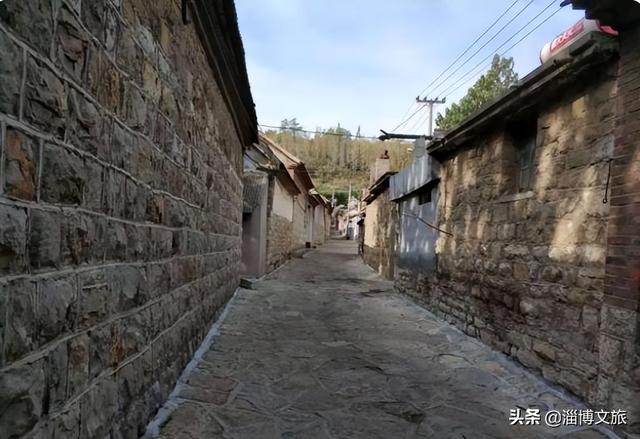 淄博古村落之沂源水么头河北村：青石古巷栖梦处，寻幽探胜山水中。