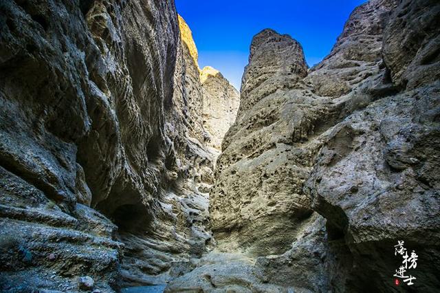 黄河石林有一处地貌堪比美国羚羊谷，《射雕英雄传》曾在这里取景