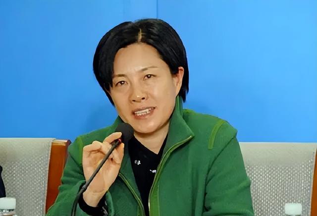 江苏女贪官张美芳，受贿五千万坐拥七套房，包养了15个小白脸