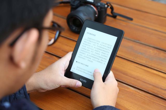 全新 Kindle Paperwhite 体验：加了防水，它离 Oasis 更近了一步