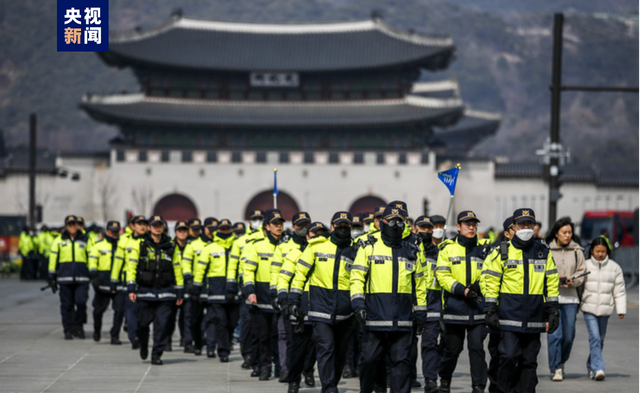 韩国多个市民团体在首尔举行集会