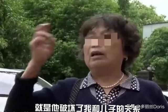 儿子新婚之夜，母亲非要住婚房，被赶出家门14年，邻居：母亲不对