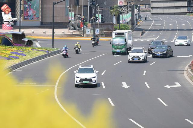 上海电动汽车不能上绿牌了？官方辟谣 明年政策未定