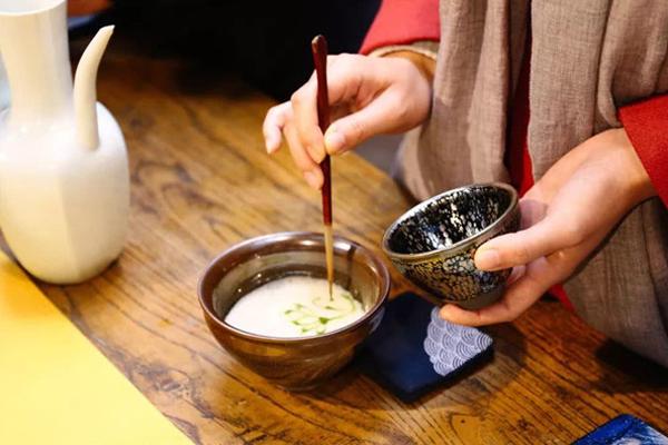 苏轼转任汝州，写下一首《浣溪沙》，最后一句道出吃货的至高境界