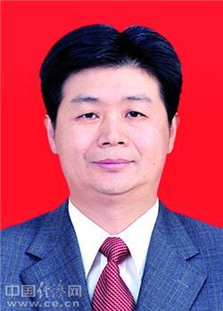 吕玉印当选广东肇庆市人大常委会主任 许晓雄当选市长