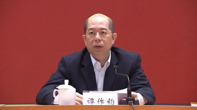 曾是全国最年轻副省长、最年轻省委常委的他，进京履新