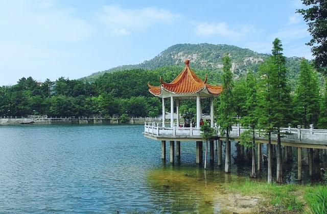 广州芙蓉嶂旅游区风光秀美，景区内名胜古迹荟萃