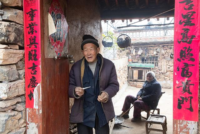 伏牛山奇石阵里石头村，房子全部用石块干垒，风雨相伴300多年