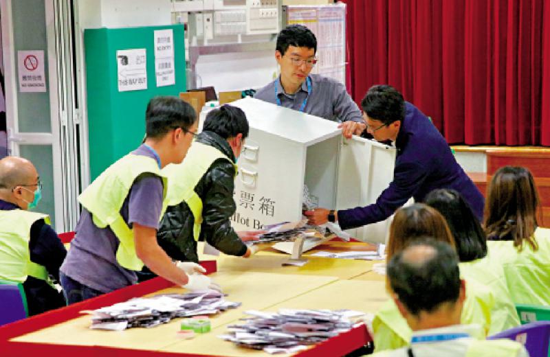 良政善治-“区议会聚焦民生，市民会非常欢迎”