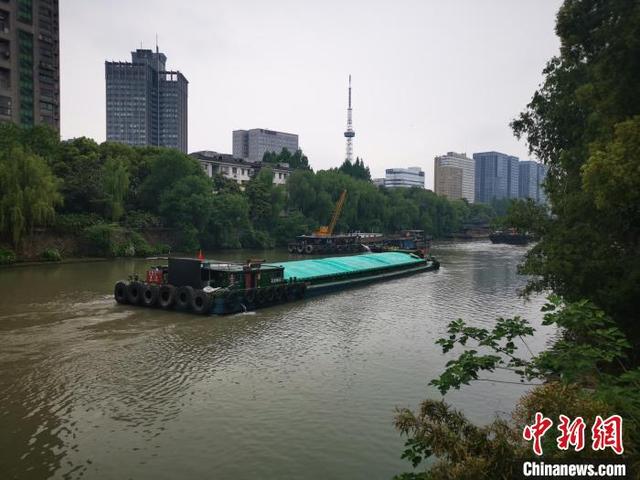 京杭运河杭州段沉船打捞成功 已恢复通航