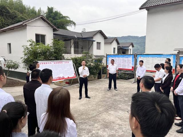 边走边看边议 四川达州高新区把“现场推进会”开到群众心坎上