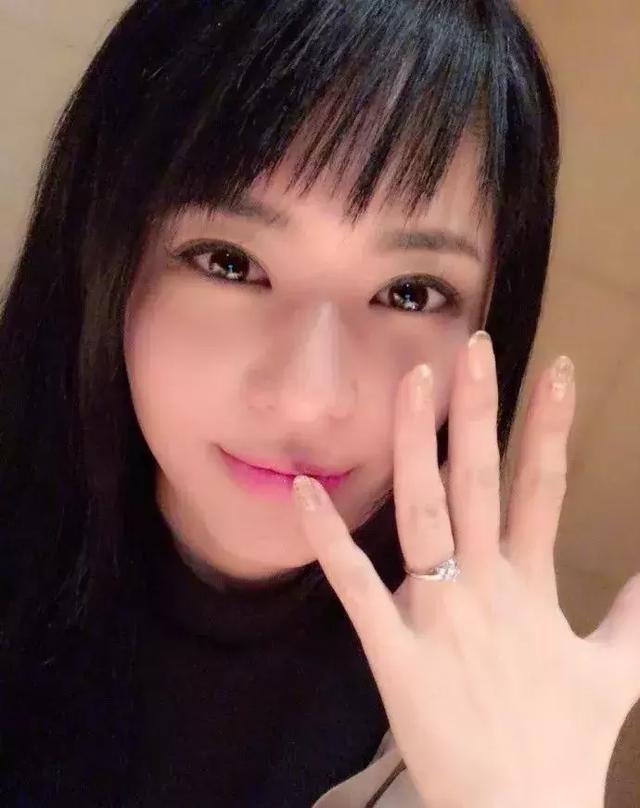 苍井空结婚了！高清无码的率真比包裹严实的婊更值得尊重