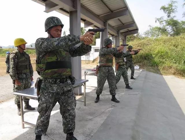 台湾换装“自研”新手枪，细看之下竟是山寨美国人不要的M9手枪