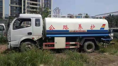 黑加油车伪装成洒水车上路，江汉警方深挖查获9辆黑加油车