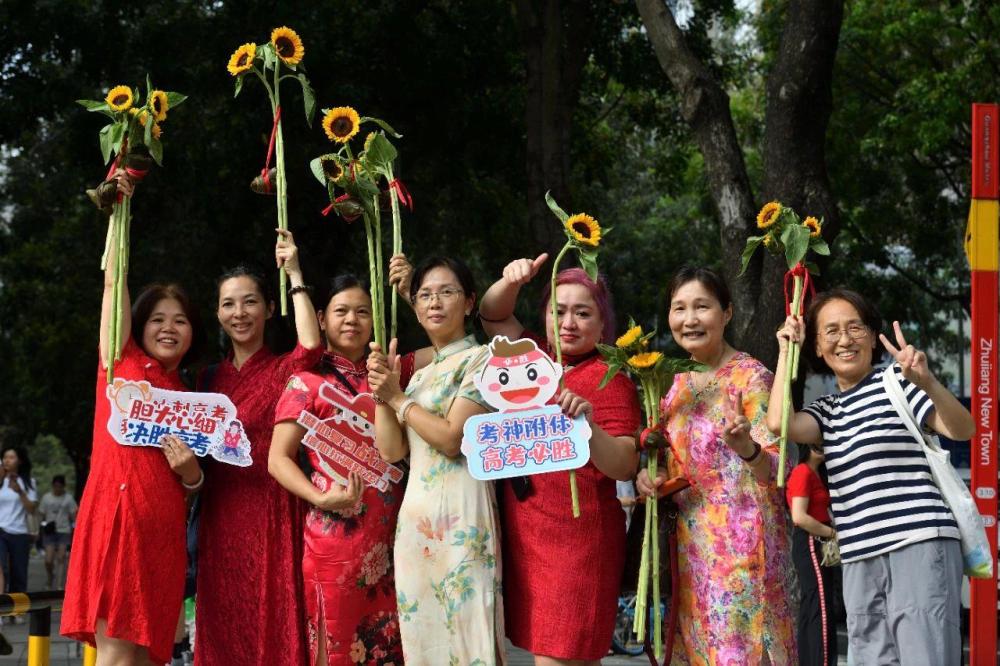 高考首日，名场面直拍→