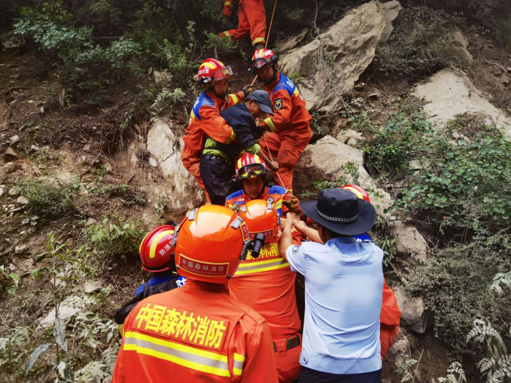 四川汶川山洪泥石流已造成3人失联、4人遇难 河道堆积体清理连夜作业