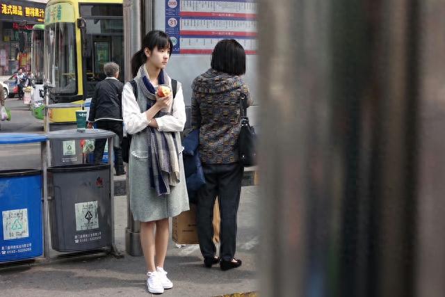 当年她们都曾是火遍全网的女大学生，如今却没人能比得过章泽天