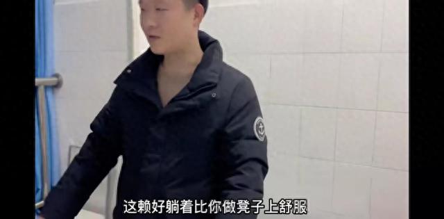 大兵心疼媛媛晚上休息不好，专门送来床和被褥，媛媛感动献热吻。