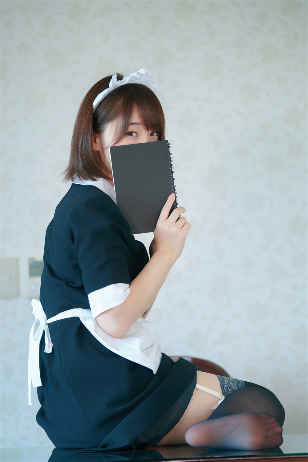 靓丽嫩妹子伊织萌女仆制服写真