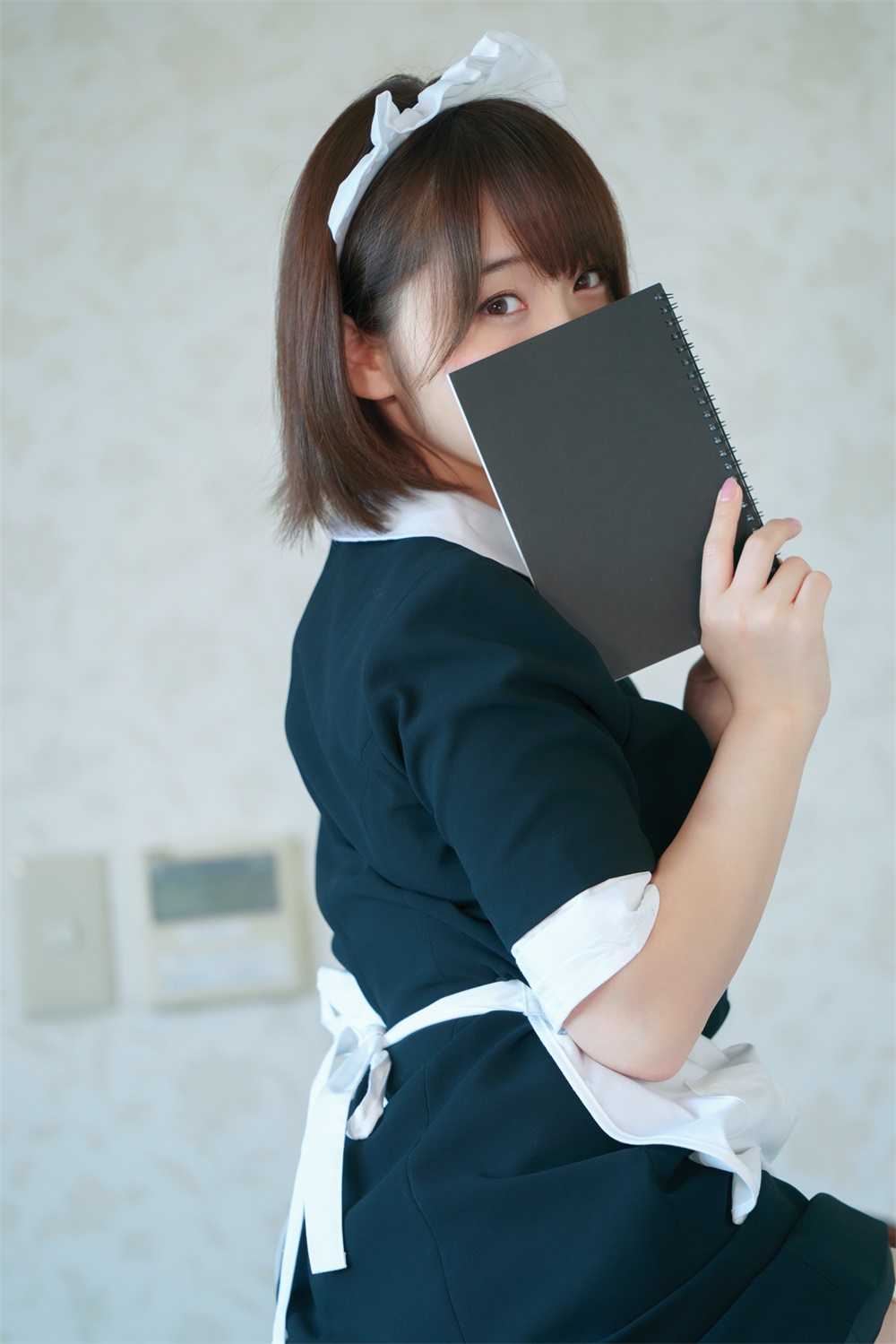 靓丽嫩妹子伊织萌女仆制服写真