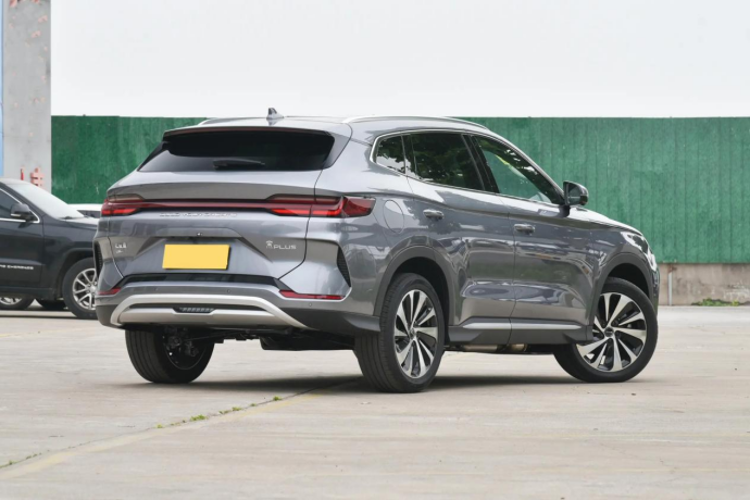 蓝电E5太狠；10万可买中型插混SUV，让宋PLUS怎么“活”？