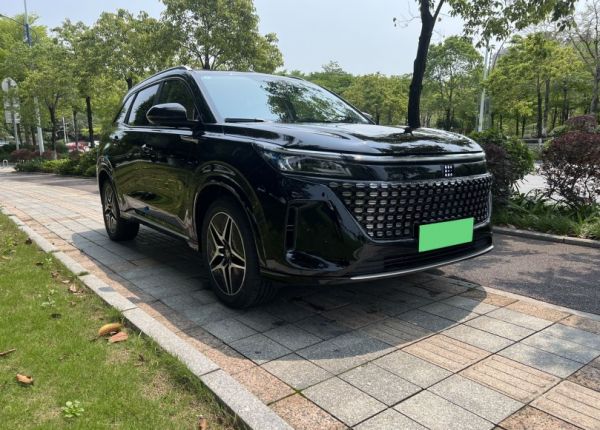 如何选择最适合的插混SUV？蓝电E5车主告诉你